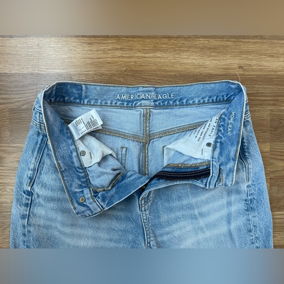 4 Regular American Eagle Mom Jean - Picture 5 of 11